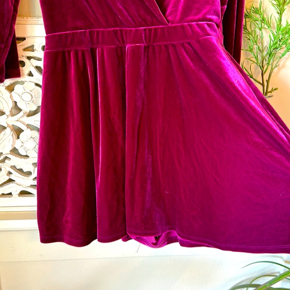 PRICE FIRM Urban Outfitters Pink Velvet Romper - Picture 5 of 12